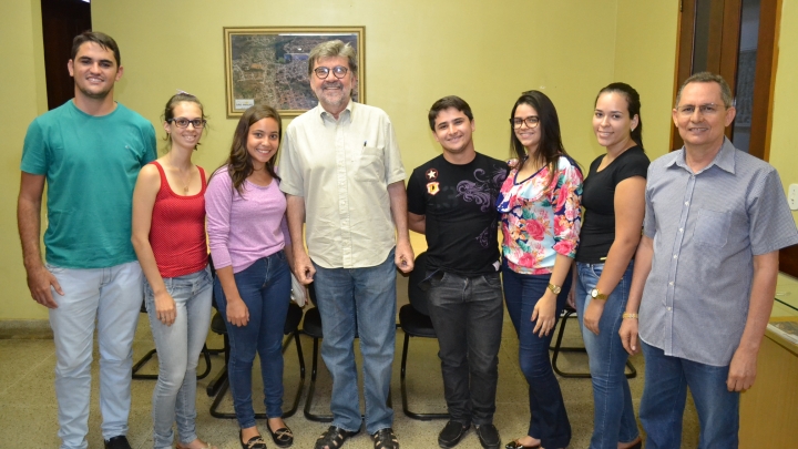 Prefeito Zé Gaudencio recepciona novos estagiários da Prefeitura de São Miguel