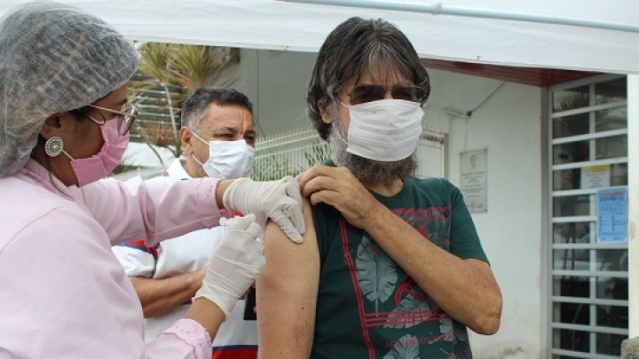 Secretaria de Saúde imuniza grupos de risco com vacina contra Gripe